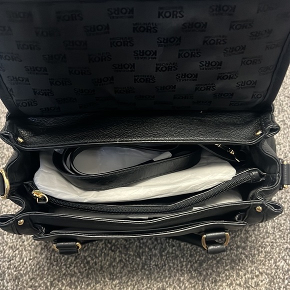 Michael Kors Large Satchel Bag with Crossbody Strap - Picture 2 of 4